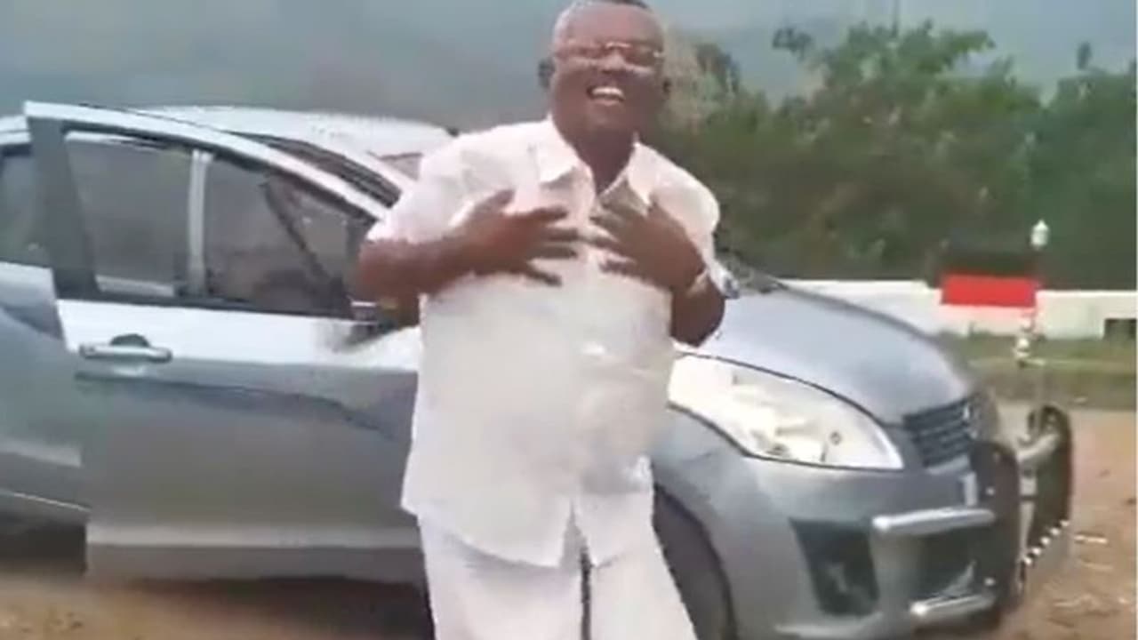 'நான் ரெடி, நீங்க ரெடியா' மது குடித்துவிட்டு "குத்தாட்டம்" போட்ட 'திமுக' பிரமுகர் வைரல் வீடியோ !