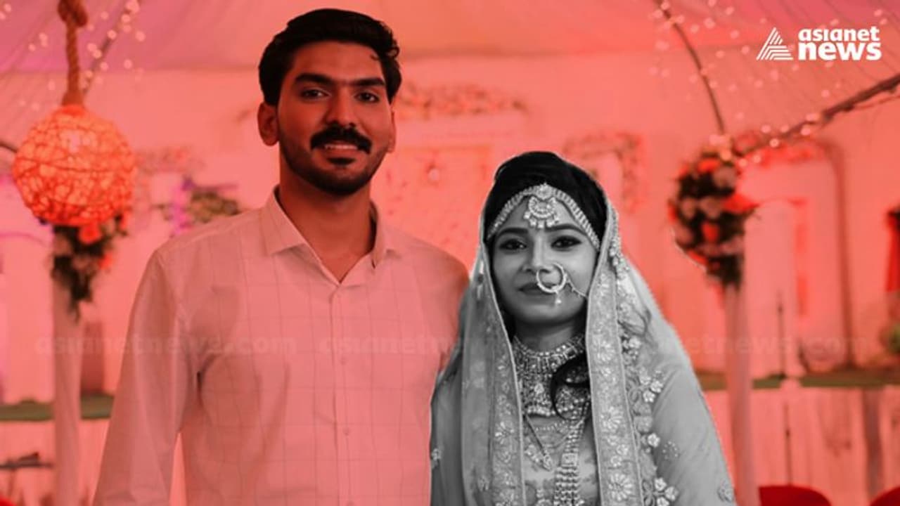 Mofia Case: 'സുഹൈൽ അശ്ലീല ചിത്രങ്ങൾ അനുകരിക്കാൻ നിർബന്ധിച്ചു'; റിമാൻഡ് റിപ്പോർട്ടിലെ വിവരങ്ങൾ പുറത്ത് Mofia Case: 'സുഹൈൽ അശ്ലീല ചിത്രങ്ങൾ അനുകരിക്കാൻ നിർബന്ധിച്ചു'; റിമാൻഡ് റിപ്പോർട്ടിലെ വിവരങ്ങൾ പുറത്ത്