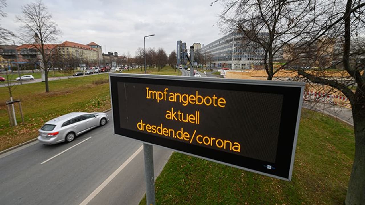 अमेरिका के मिशिगन में सबसे ज्यादा संक्रमित, स्कूलों में फिर से ऑनलाइन क्लास, थैंक्सगिविंग में नहीं मिलेंगे लोग