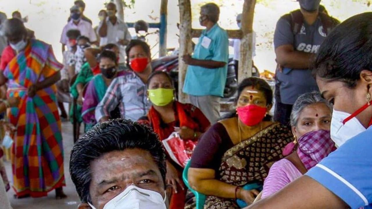 தமிழகத்தில் அதிகரிக்கும் கொரோனா.. இனி தடுப்பூசி சிறப்பு முகாம் நடத்தப்படும் .. அமைச்சர் சொன்ன முக்கிய தகவல்.. தமிழகத்தில் அதிகரிக்கும் கொரோனா.. இனி தடுப்பூசி சிறப்பு முகாம் நடத்தப்படும் .. அமைச்சர் சொன்ன முக்கிய தகவல்..