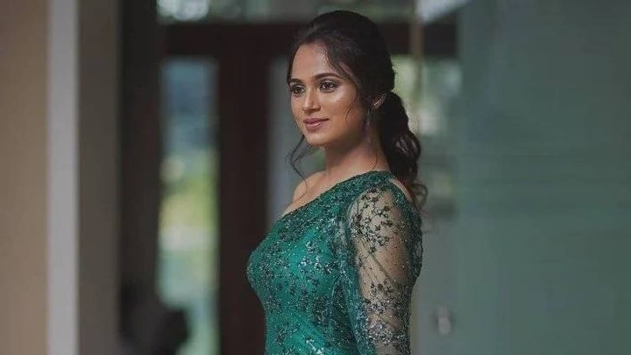 Ramya Pandian: ரம்யா பாண்டியனுக்கு கிடைத்த ஜாக்பாட் வாய்ப்பு... சூர்யாவை தொடர்ந்து ‘தளபதி’ நடிகருடன் இணைந்தார் Ramya Pandian: ரம்யா பாண்டியனுக்கு கிடைத்த ஜாக்பாட் வாய்ப்பு... சூர்யாவை தொடர்ந்து ‘தளபதி’ நடிகருடன் இணைந்தார்