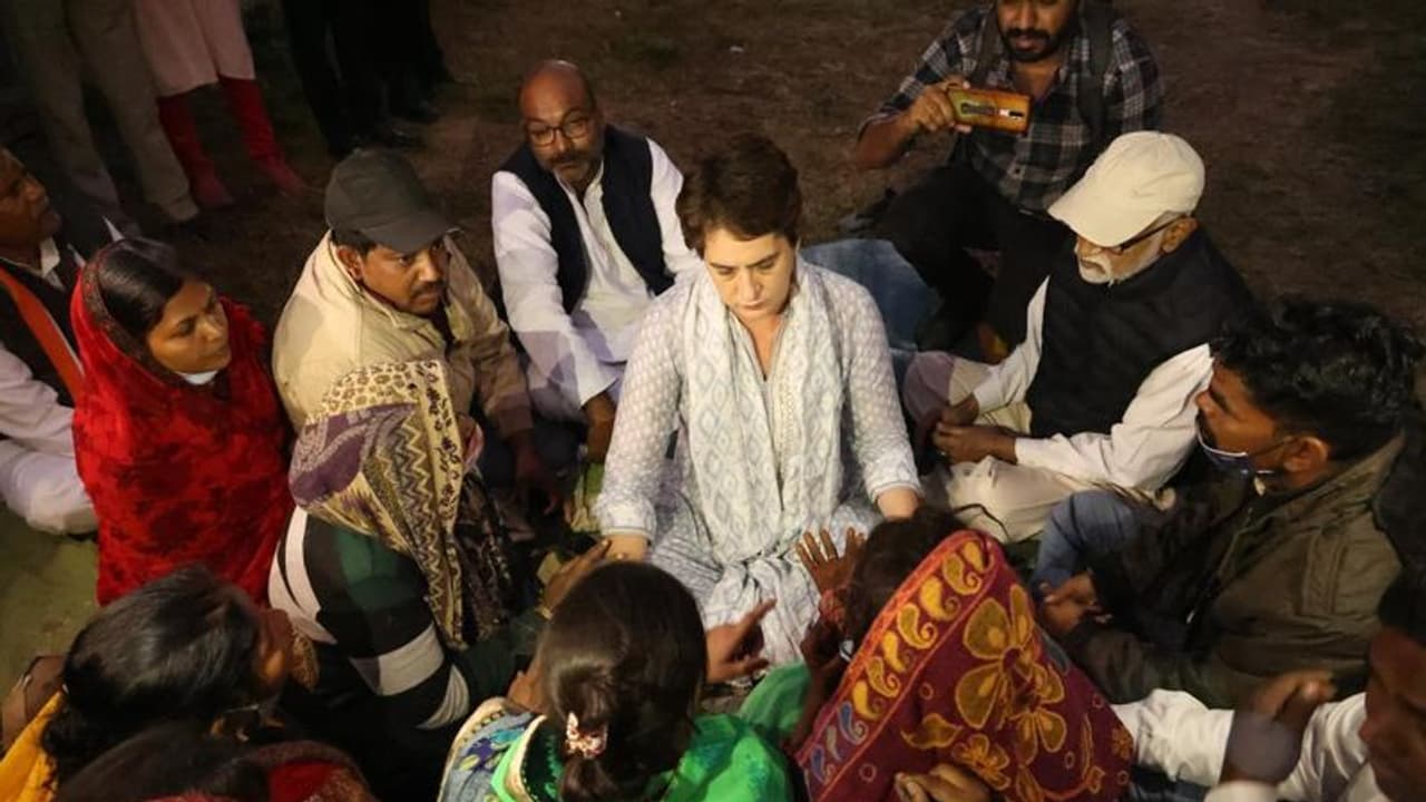 UP News: प्रयागराज सामूहिक हत्याकांड के पीड़ितो से मिलीं प्रियंका, पूछा न्याय क्यों नहीं मिल रहा UP News: प्रयागराज सामूहिक हत्याकांड के पीड़ितो से मिलीं प्रियंका, पूछा न्याय क्यों नहीं मिल रहा