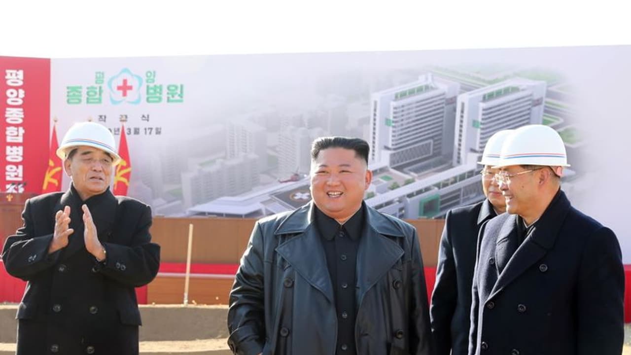 अंतरराष्ट्रीय प्रतिबंधों और दबाव को दरकिनार कर North Korea का परमाणु और मिसाइल प्रोग्राम जारी: UN रिपोर्ट अंतरराष्ट्रीय प्रतिबंधों और दबाव को दरकिनार कर North Korea का परमाणु और मिसाइल प्रोग्राम जारी: UN रिपोर्ट