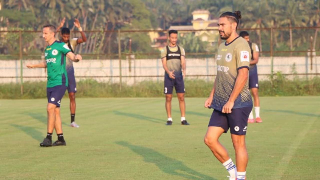 ISL 2021 : ഇന്ന് വമ്പന്‍ പോരാട്ടം; നിലവിലെ ചാംപ്യന്മാരായ മുംബൈ സിറ്റി, എടികെ മോഹന്‍ ബഗാനെതിരെ