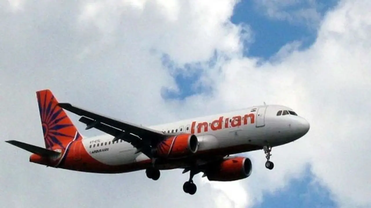 Corona Omicron: इंटरनेशनल फ्लाइट्स को लेकर नई गाइडलाइन की तैयारी; द.अफ्रीका से आने वाले लोग होंगे क्वारैंटाइन Corona Omicron: इंटरनेशनल फ्लाइट्स को लेकर नई गाइडलाइन की तैयारी; द.अफ्रीका से आने वाले लोग होंगे क्वारैंटाइन