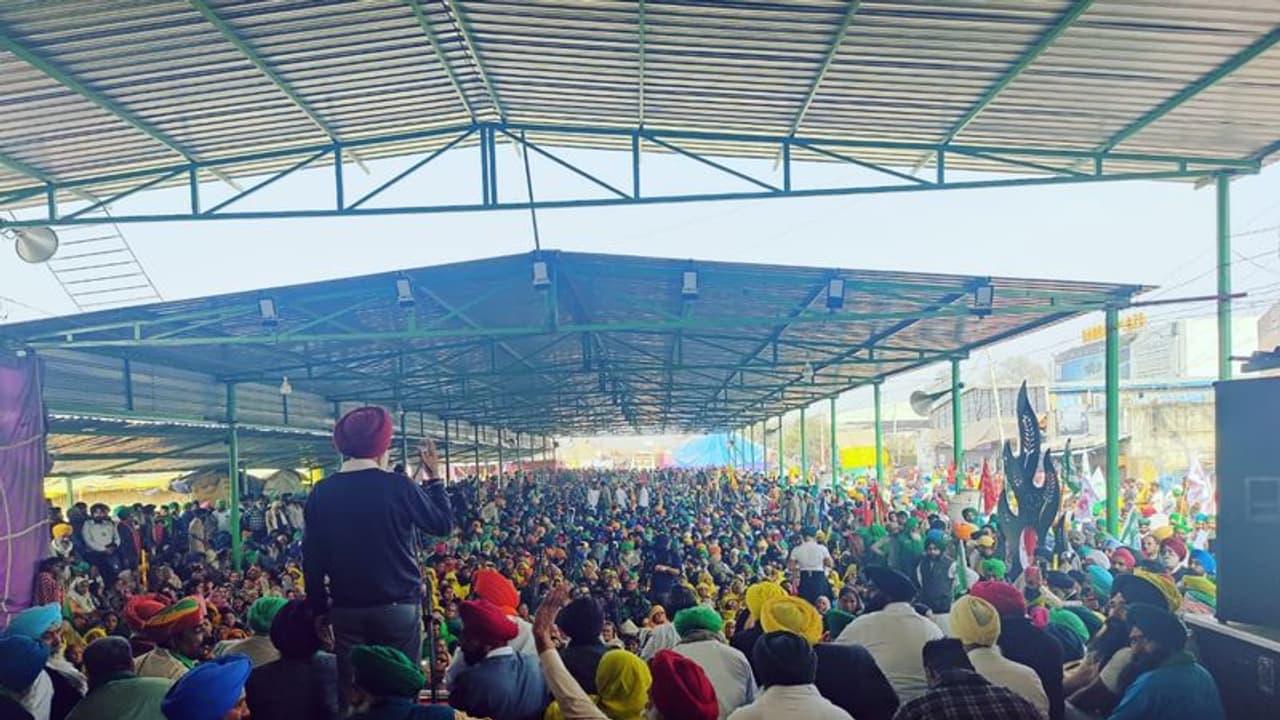 New Farm laws: సుదీర్ఘ నిరసనకు ముగింపు, సింఘి, టిక్రీ సరిహద్దుల నుండి స్వస్థలాలకు రైతులు