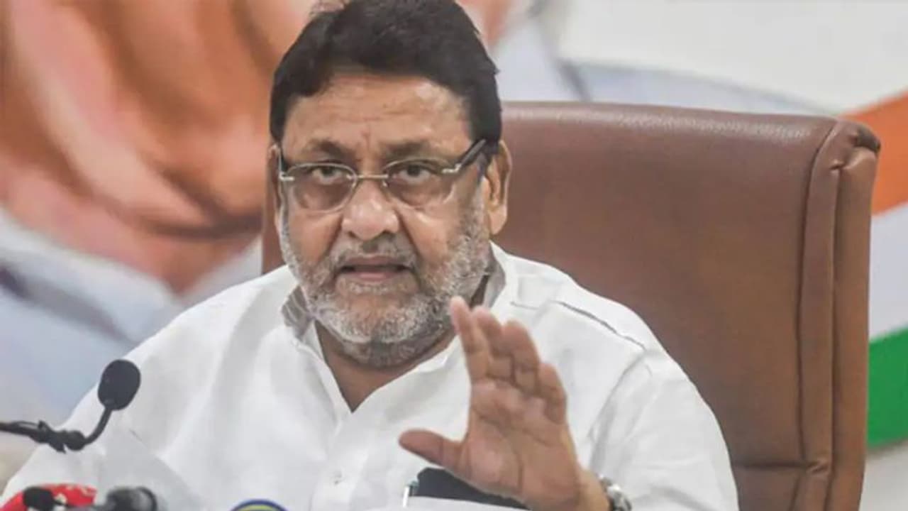 Nawab Malik खुद टेंशन में: बोले अब में भी सेफ नहीं.. Amit Shah से करूंगा शिकायत..शेयर की उन लोगों की तस्वीर