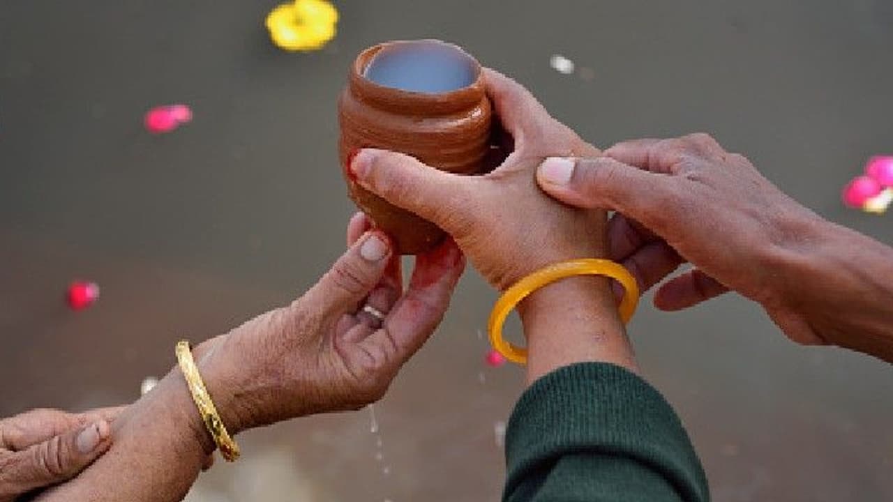 Itu Puja 2021: অগ্রহায়ণ মাসে পালিত হয় ইতু পুজো, জেনে নিন এই পুজোর মাহাত্ম্য Itu Puja 2021: অগ্রহায়ণ মাসে পালিত হয় ইতু পুজো, জেনে নিন এই পুজোর মাহাত্ম্য