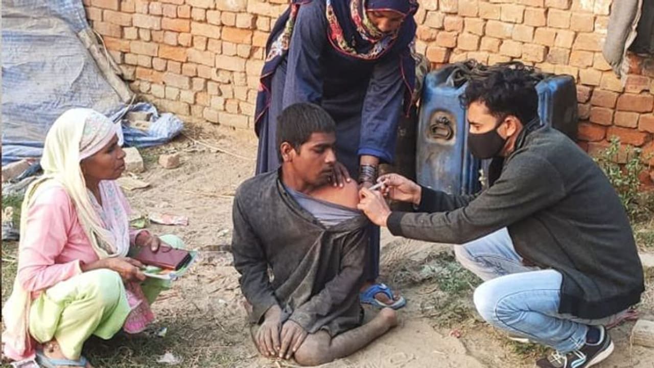 Corona virus: कोरोना नए वेरिएंट के खतरे के बीच भारत में वैक्सीनेशन 121.06 करोड़ पहुंचा Corona virus: कोरोना नए वेरिएंट के खतरे के बीच भारत में वैक्सीनेशन 121.06 करोड़ पहुंचा