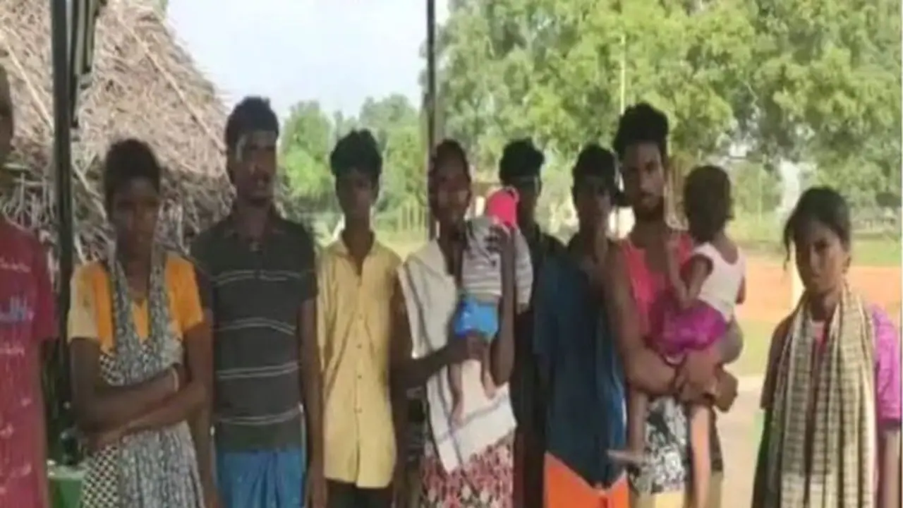 திமுகவுக்கு எதிராக திரளும் பழங்குடி மக்கள்.. காஞ்சிபுரத்தில் என்ன தான் நடக்குது… திமுகவுக்கு எதிராக திரளும் பழங்குடி மக்கள்.. காஞ்சிபுரத்தில் என்ன தான் நடக்குது…