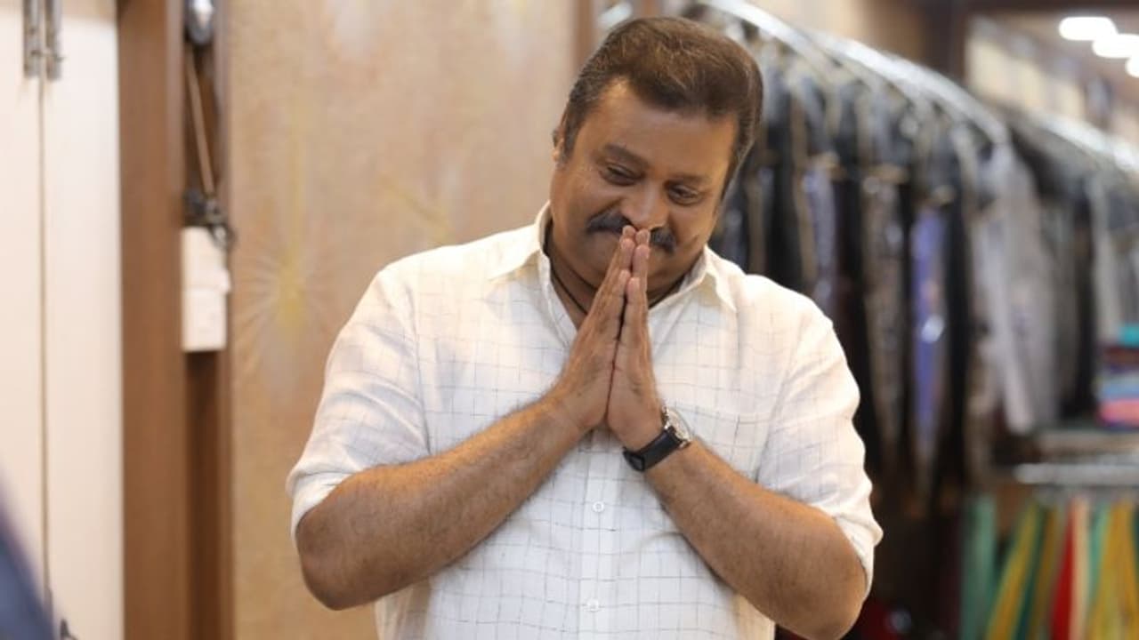 Kaaval : 'തിയറ്ററുകള്ക്കും എനിക്കും കാവലായതിന് നന്ദി'; പ്രേക്ഷകരോട് സുരേഷ് ഗോപി Kaaval : 'തിയറ്ററുകള്ക്കും എനിക്കും കാവലായതിന് നന്ദി'; പ്രേക്ഷകരോട് സുരേഷ് ഗോപി