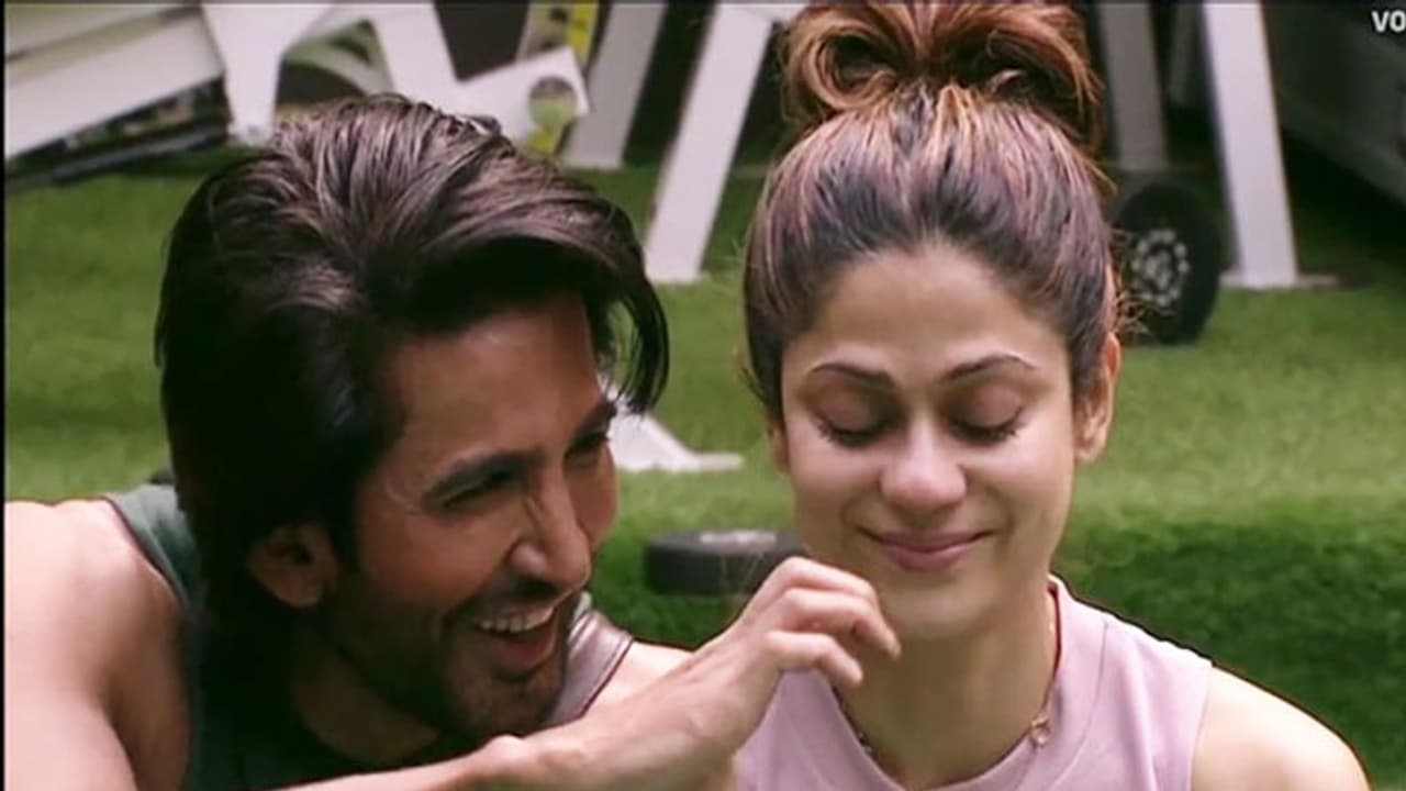 Bigg Boss 15 से बेघर हुए विशाल कोटियन ने Shamita shetty पर लगाया आरोप, बोले मेरे साथ नाइंसाफी हुई Bigg Boss 15 से बेघर हुए विशाल कोटियन ने Shamita shetty पर लगाया आरोप, बोले मेरे साथ नाइंसाफी हुई