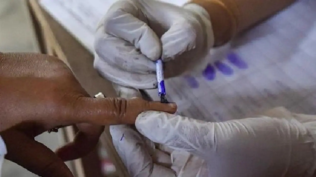 സ്ഥാനാര്‍ത്ഥിയുടെ 'അന്ത്യാഭിലാഷം' നിറവേറ്റി നാട്ടുകാരും ബന്ധുക്കളും; പണി കിട്ടി ഉദ്യോഗസ്ഥര്‍