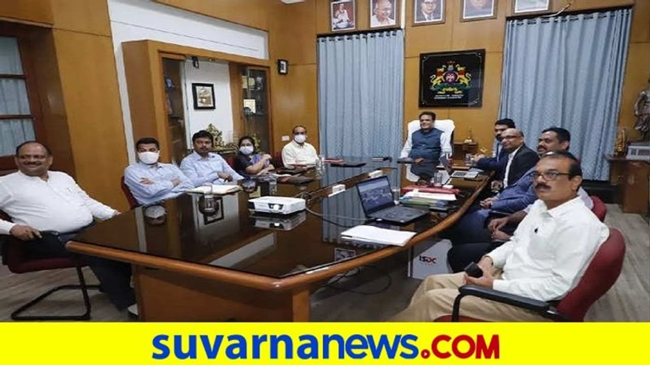 Job Creation : ಉದ್ಯೋಗ ಸೃಷ್ಟಿಸಬಲ್ಲ ಯೋಜನೆಯ ಪೂರ್ವಭಾವಿ ಸಭೆ ನಡೆಸಿದ ಅಶ್ವತ್ಥನಾರಾಯಣ Job Creation : ಉದ್ಯೋಗ ಸೃಷ್ಟಿಸಬಲ್ಲ ಯೋಜನೆಯ ಪೂರ್ವಭಾವಿ ಸಭೆ ನಡೆಸಿದ ಅಶ್ವತ್ಥನಾರಾಯಣ