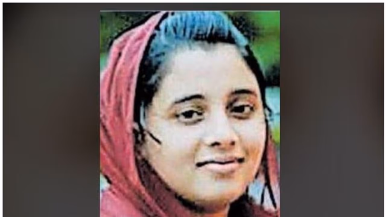 അലര്ജിക്ക് കുത്തിവെപ്പെടുത്ത യുവതി കുഴഞ്ഞുവീണ് മരിച്ചു; താലൂക്ക് ആശുപത്രിക്കെതിരെ ബന്ധുക്കള് അലര്ജിക്ക് കുത്തിവെപ്പെടുത്ത യുവതി കുഴഞ്ഞുവീണ് മരിച്ചു; താലൂക്ക് ആശുപത്രിക്കെതിരെ ബന്ധുക്കള്