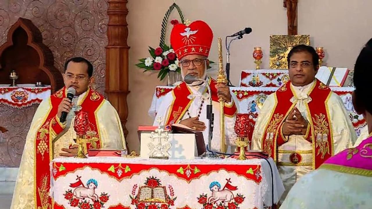 Christmas Celebration 2021: സമാധാനമില്ലാത്ത സഭ ക്രിസ്തുവിന് നിരക്കുന്നതല്ല: കര്ദ്ദിനാള് മാർ ജോർജ് ആലഞ്ചേരി Christmas Celebration 2021: സമാധാനമില്ലാത്ത സഭ ക്രിസ്തുവിന് നിരക്കുന്നതല്ല: കര്ദ്ദിനാള് മാർ ജോർജ് ആലഞ്ചേരി