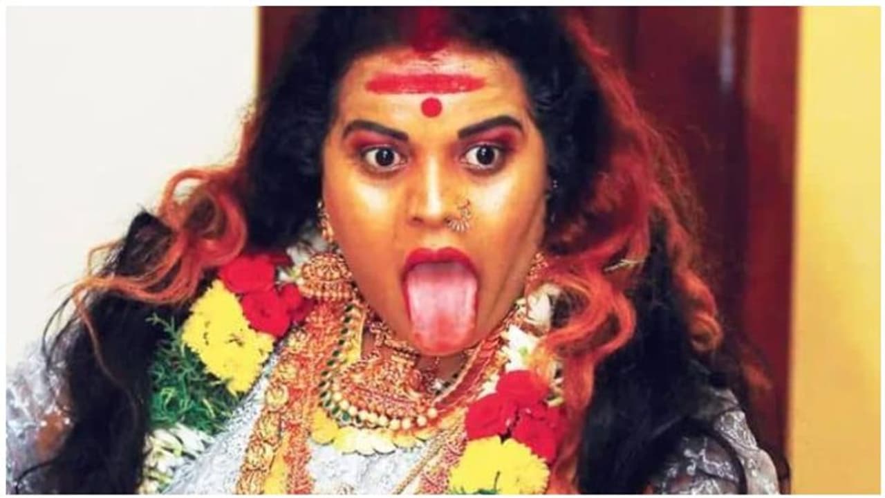 தமிழ்நாட்டில் நடக்கப்போகும் பயங்கர பிரளயம்... உடான்ஸ் விடும் பெண் சாமியார்..! தமிழ்நாட்டில் நடக்கப்போகும் பயங்கர பிரளயம்... உடான்ஸ் விடும் பெண் சாமியார்..!