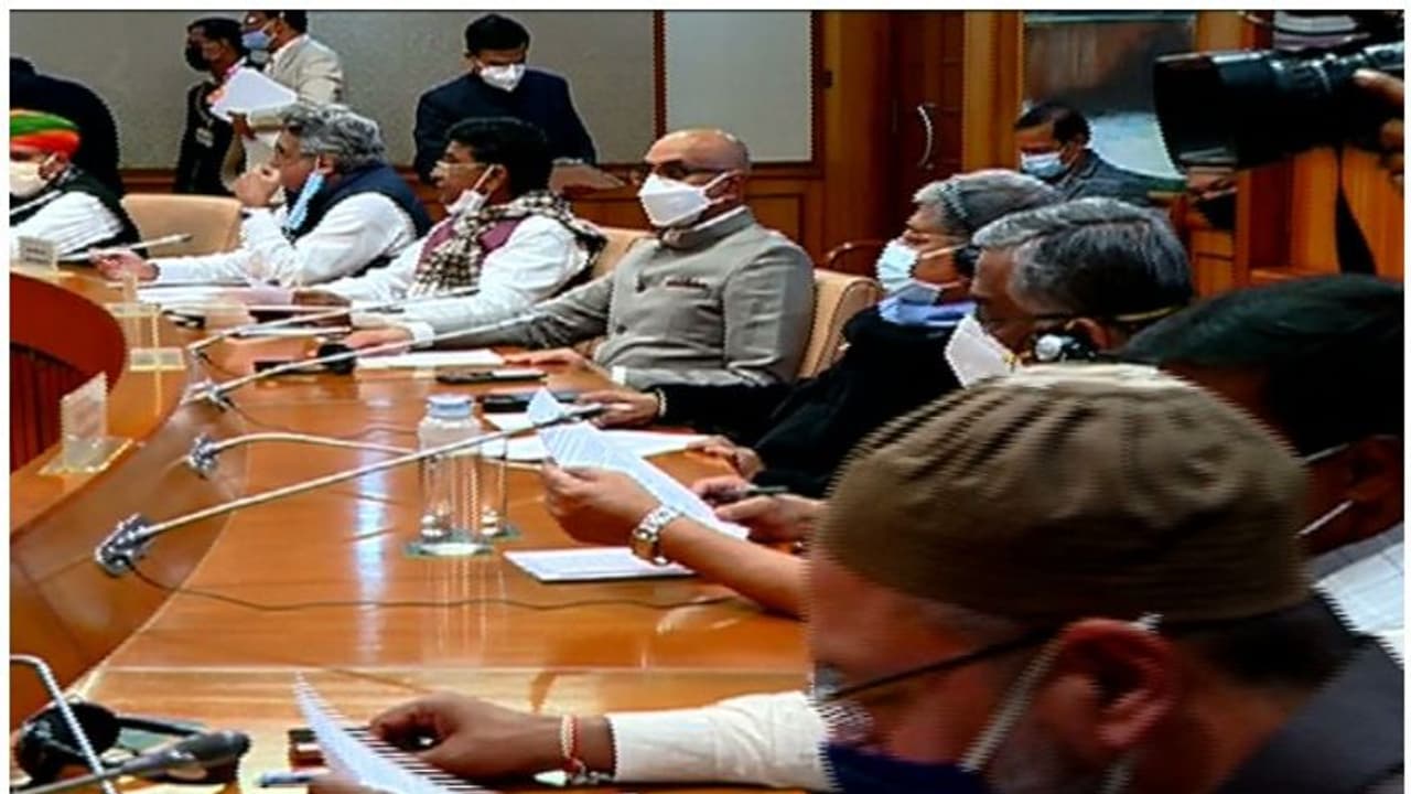 Farm laws : 'കാർഷിക നിയമങ്ങളിൽ പ്രധാനമന്ത്രി മാപ്പ് പറയണം'; സര്‍വകക്ഷി യോഗത്തില്‍ പ്രതിപക്ഷത്തിന്‍റെ ആവശ്യം