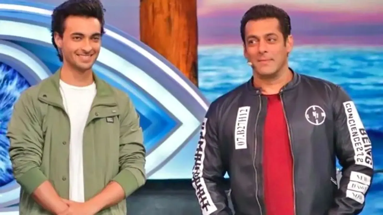 अपनी ही शादी में घोड़ी से गिर पड़े थे सलमान के बहनोई Ayush Sharma, न पकड़ता ये एक्टर तो हो सकता था बड़ा हादसा अपनी ही शादी में घोड़ी से गिर पड़े थे सलमान के बहनोई Ayush Sharma, न पकड़ता ये एक्टर तो हो सकता था बड़ा हादसा