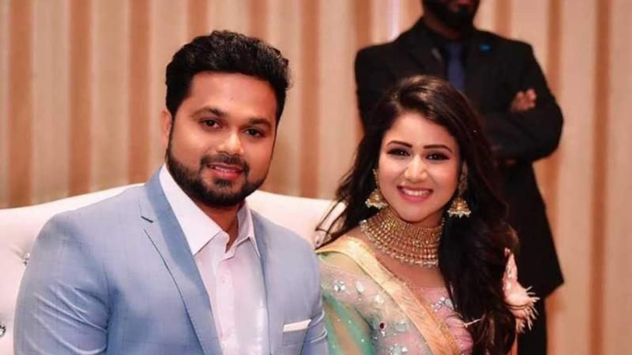 Alya manasa home function: ஆல்யா மானசா, சஞ்சீவ் வீட்டில் டபுள் டமாக்கா...ரசிகர்கள் வாழ்த்து..! Alya manasa home function: ஆல்யா மானசா, சஞ்சீவ் வீட்டில் டபுள் டமாக்கா...ரசிகர்கள் வாழ்த்து..!