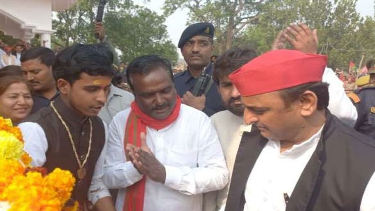 UP News: UP TET पेपर लीक मामले में अखिलेश का सरकार पर हमला, कहा नकल माफिया BJP के समर्थक UP News: UP TET पेपर लीक मामले में अखिलेश का सरकार पर हमला, कहा नकल माफिया BJP के समर्थक