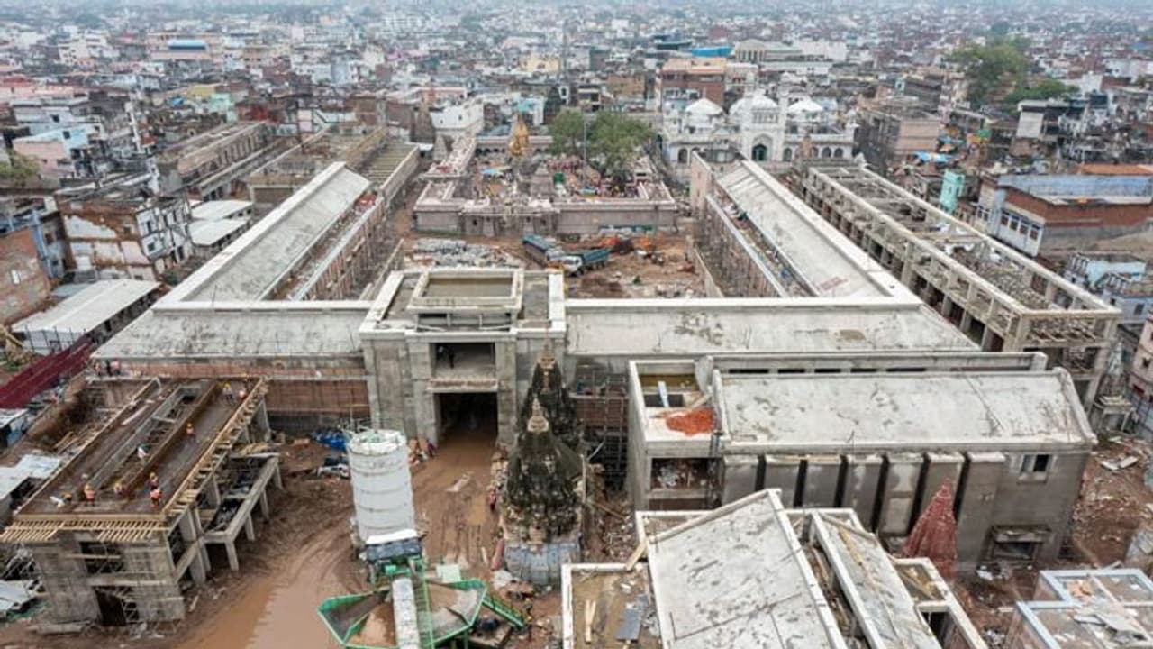 UP News: कॉरिडोर उद्घाटन के साथ 1 महीने तक काशी में आयोजित होंगे खास कार्यक्रम, जानिए क्या हैं तैयारियां