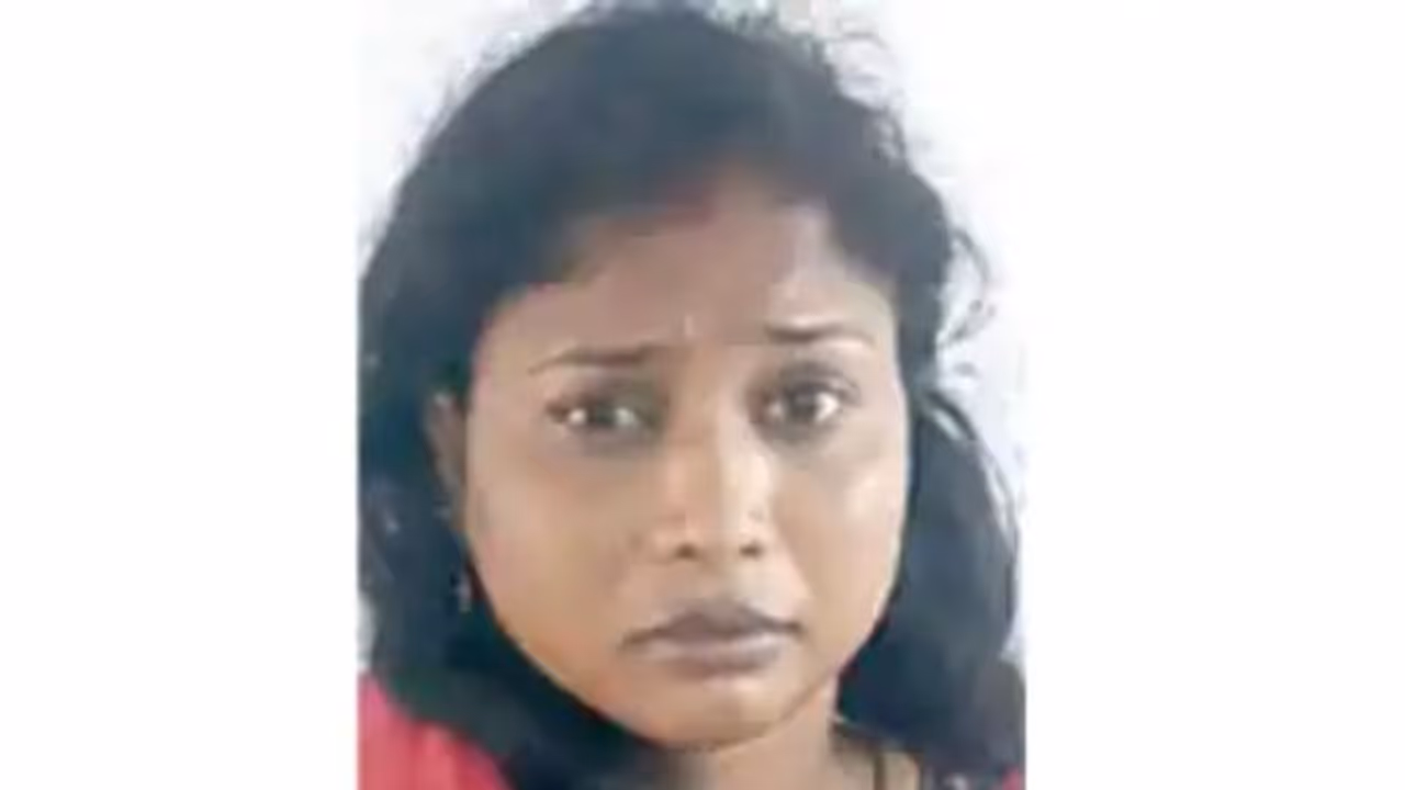 chain snatching : കെഎസ്ആർടിസി ബസിൽ യാത്രക്കാരിയുടെ മാല മോഷ്ടിച്ച തമിഴ്നാട് സ്വദേശിനി പിടിയിൽ chain snatching : കെഎസ്ആർടിസി ബസിൽ യാത്രക്കാരിയുടെ മാല മോഷ്ടിച്ച തമിഴ്നാട് സ്വദേശിനി പിടിയിൽ