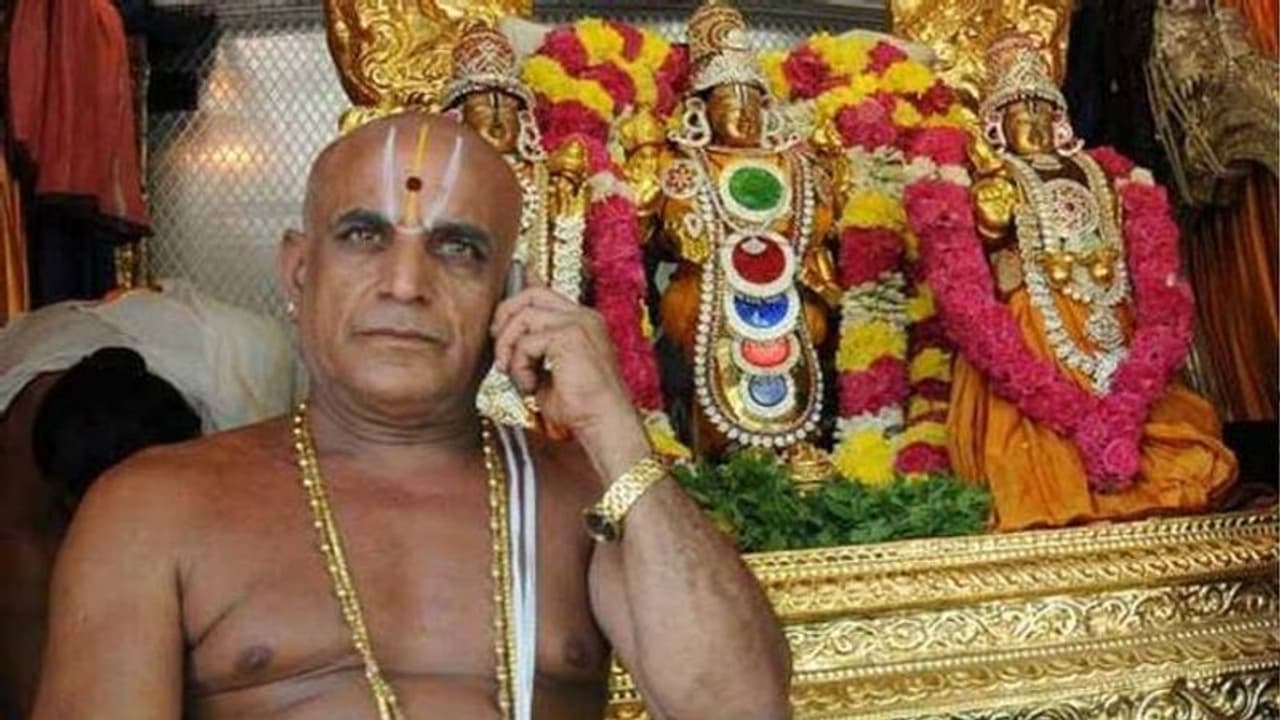 డాలర్ శేషాద్రి హఠాన్మరణం టిటిడికి తీరనిలోటు: సీఎం జగన్, చంద్రబాబు సంతాపం డాలర్ శేషాద్రి హఠాన్మరణం టిటిడికి తీరనిలోటు: సీఎం జగన్, చంద్రబాబు సంతాపం