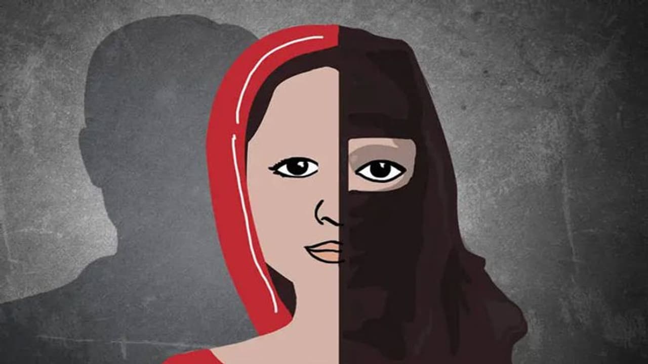 UP News: हिन्दू बनकर पहले रचाई शादी, फिर प्रेमिका पर बनाने लगा धर्म परिवर्तन का दबाव, FIR दर्ज UP News: हिन्दू बनकर पहले रचाई शादी, फिर प्रेमिका पर बनाने लगा धर्म परिवर्तन का दबाव, FIR दर्ज