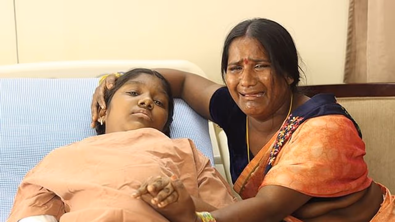 ഭൂലക്ഷ്മിക്ക് ജീവിക്കണം; സുമനസ്സുകളുടെ സഹായം അഭ്യർത്ഥിച്ച് അമ്മ ഭൂലക്ഷ്മിക്ക് ജീവിക്കണം; സുമനസ്സുകളുടെ സഹായം അഭ്യർത്ഥിച്ച് അമ്മ