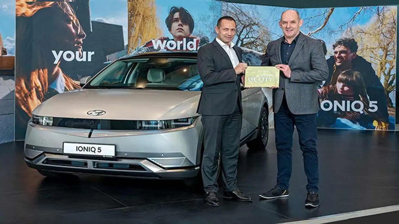 चेन्नई की सड़कों पर दौड़ रही IONIQ 5 को मिला '2022 German Car of The Year' का पुरस्कार, देखें इसकी खासियत चेन्नई की सड़कों पर दौड़ रही IONIQ 5 को मिला '2022 German Car of The Year' का पुरस्कार, देखें इसकी खासियत