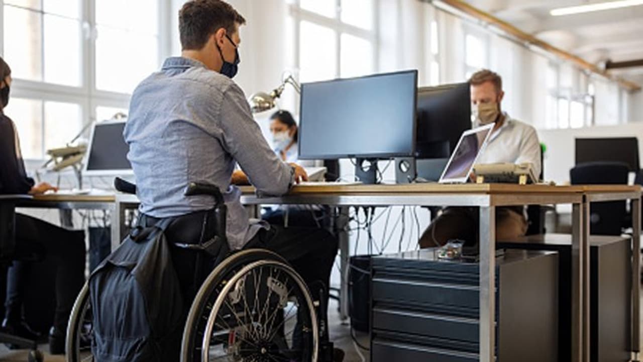 IIT Madras की नई रिसर्च: 80 फीसदी दिव्यांग विकासशील देशों से, उनमें से अधिकांश कम शिक्षित और बेरोजगार