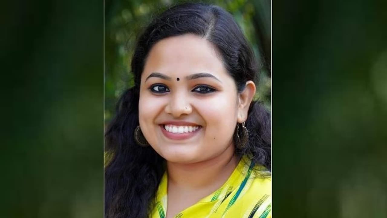 Bjp : ബിജെപിയുടെ ഇടുക്കിയിലെ ഏക വനിതാ മണ്ഡലം പ്രസിഡന്റായി ശ്രീലക്ഷ്മി Bjp : ബിജെപിയുടെ ഇടുക്കിയിലെ ഏക വനിതാ മണ്ഡലം പ്രസിഡന്റായി ശ്രീലക്ഷ്മി