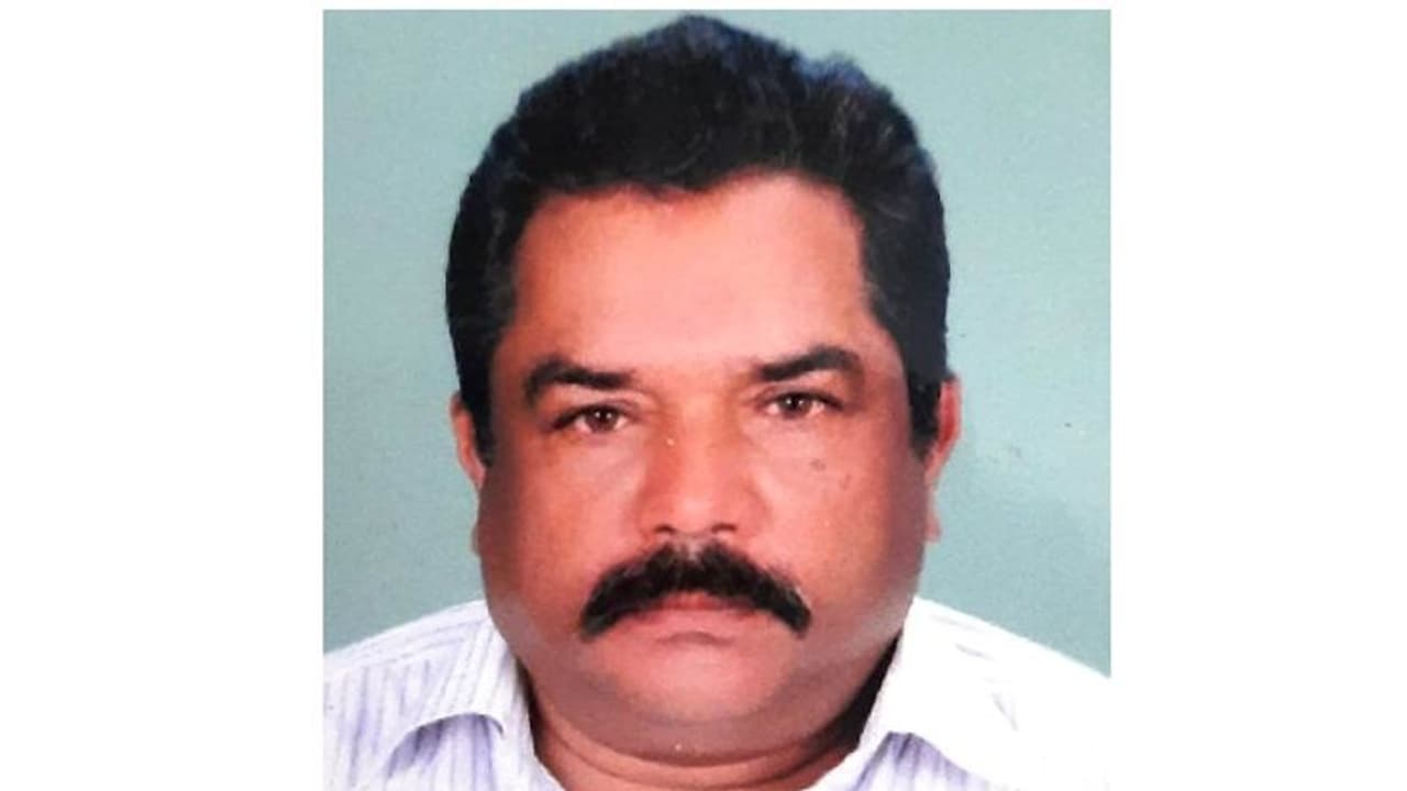 Gulf News : ശാരീരിക അസ്വസ്ഥതകളെ തുടർന്ന് ആശുപത്രിയില് പ്രവേശിപ്പിച്ച പ്രവാസി മലയാളി ഹൃദയസ്തംഭനം മൂലം മരിച്ചു Gulf News : ശാരീരിക അസ്വസ്ഥതകളെ തുടർന്ന് ആശുപത്രിയില് പ്രവേശിപ്പിച്ച പ്രവാസി മലയാളി ഹൃദയസ്തംഭനം മൂലം മരിച്ചു