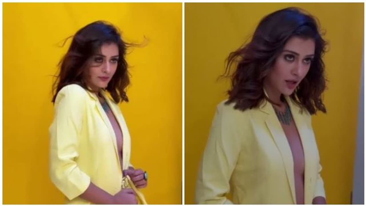 Payal Rajput: கோட்டு மட்டும் போட்டு... உச்சகட்ட கவர்ச்சியில் கோக்கு மாக்காக வீடியோ வெளியிட்ட பாயல் ராஜ்புட்! Payal Rajput: கோட்டு மட்டும் போட்டு... உச்சகட்ட கவர்ச்சியில் கோக்கு மாக்காக வீடியோ வெளியிட்ட பாயல் ராஜ்புட்!