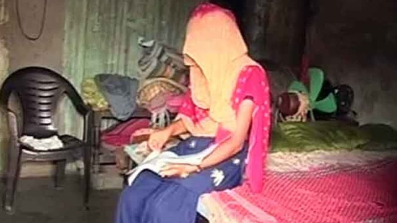 नाबालिग उम्र से रेप करना शुरू किया और 8 साल तक करता रहा हैवानियत, पीड़िता ने सुनाई अपनी दर्दभरी कहानी नाबालिग उम्र से रेप करना शुरू किया और 8 साल तक करता रहा हैवानियत, पीड़िता ने सुनाई अपनी दर्दभरी कहानी