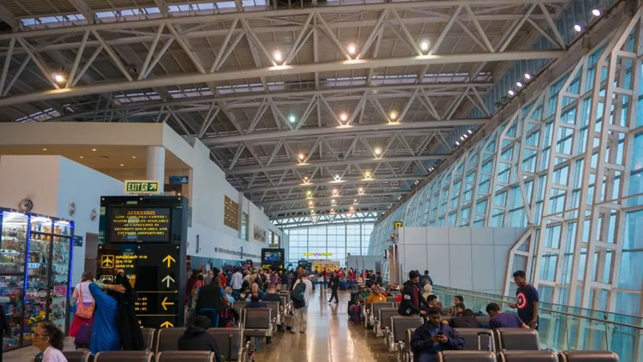 Omicron: அதிர்ச்சி செய்தி.. சென்னை வழியாக ஆந்திராவுக்கு சென்ற பெண்ணுக்கு ஒமிக்ரான்..!