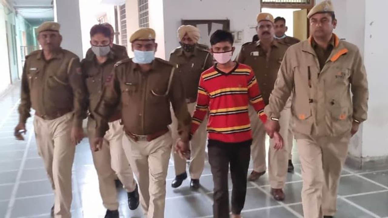 Rajasthan: 19 साल के दरिंदे को फांसी की सजा, 60 साल की बुजुर्ग की हत्या कर शव से किया था रेप, जानें पूरा मामला Rajasthan: 19 साल के दरिंदे को फांसी की सजा, 60 साल की बुजुर्ग की हत्या कर शव से किया था रेप, जानें पूरा मामला