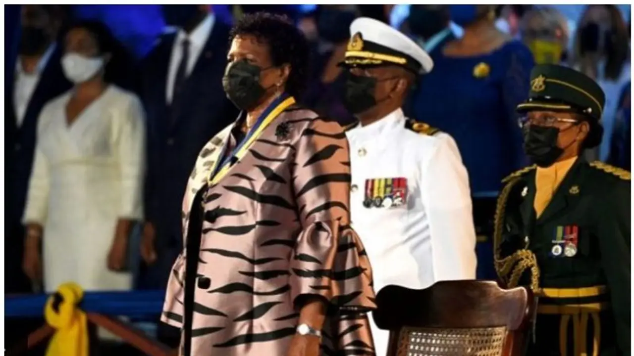 400 ఏళ్ల తర్వాత రిపబ్లిక్ దేశంగా బార్బడోస్ అవతరణ.. నేషనల్ హీరోగా రిహానా