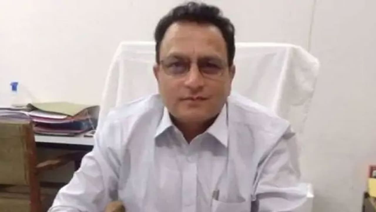 UP TET Paper Leak: एक्शन में CM योगी...हटाए गए परीक्षा नियामक प्राधिकारी संजय उपाध्याय