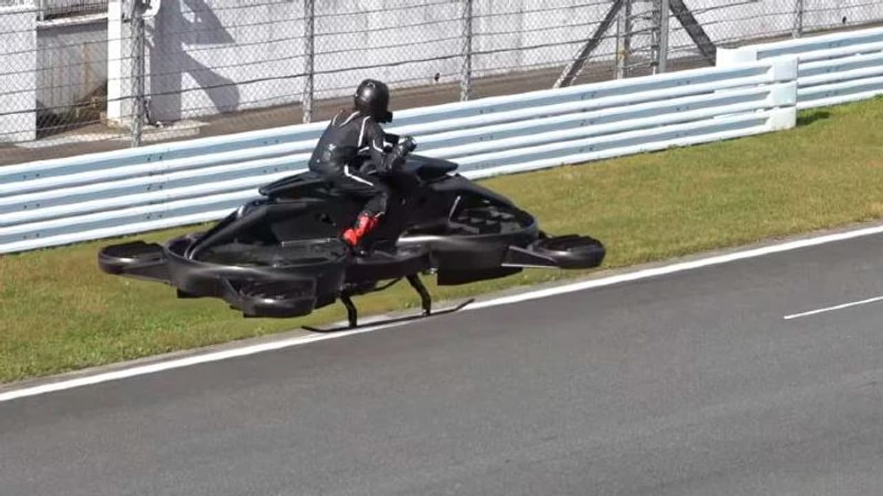 Flying bike launch ವಿಶ್ವದ ಮೊದಲ ಹಾರುವ ಹೋವರ್ ಬೈಕ್ ಬಿಡುಗಡೆ, ಬೆಲೆ 5.1 ಕೋಟಿ ರೂ!