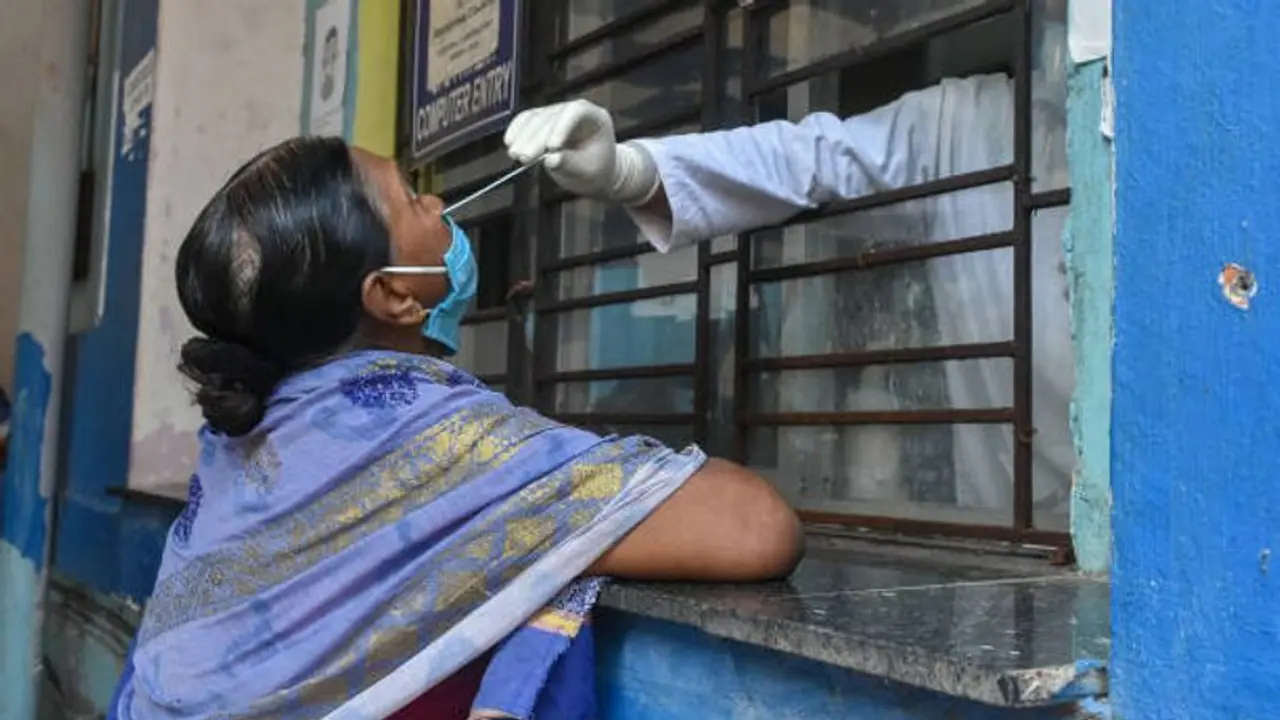 Coronavirus: রাজ্যে ফের ঊর্ধ্বমুখী করোনার দৈনিক সংক্রমণ, বাড়ল মৃতের সংখ্যাও Coronavirus: রাজ্যে ফের ঊর্ধ্বমুখী করোনার দৈনিক সংক্রমণ, বাড়ল মৃতের সংখ্যাও