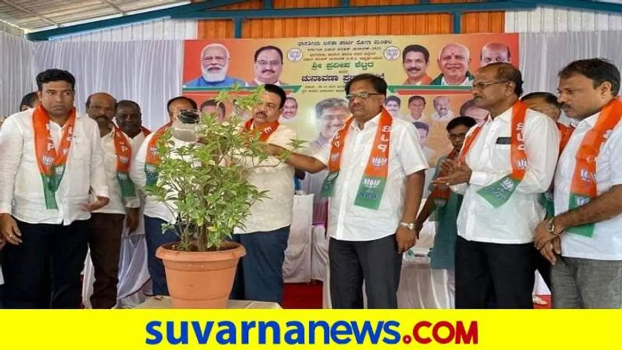 Karnataka Politics: ಬಿಲ್ಪಾಸ್ ಮಾಡಲು ಜೆಡಿಎಸ್ ಕೈ ಕಾಲು ಹಿಡಿಯುವ ಪರಿಸ್ಥಿತಿ: ಶೆಟ್ಟರ್ Karnataka Politics: ಬಿಲ್ಪಾಸ್ ಮಾಡಲು ಜೆಡಿಎಸ್ ಕೈ ಕಾಲು ಹಿಡಿಯುವ ಪರಿಸ್ಥಿತಿ: ಶೆಟ್ಟರ್