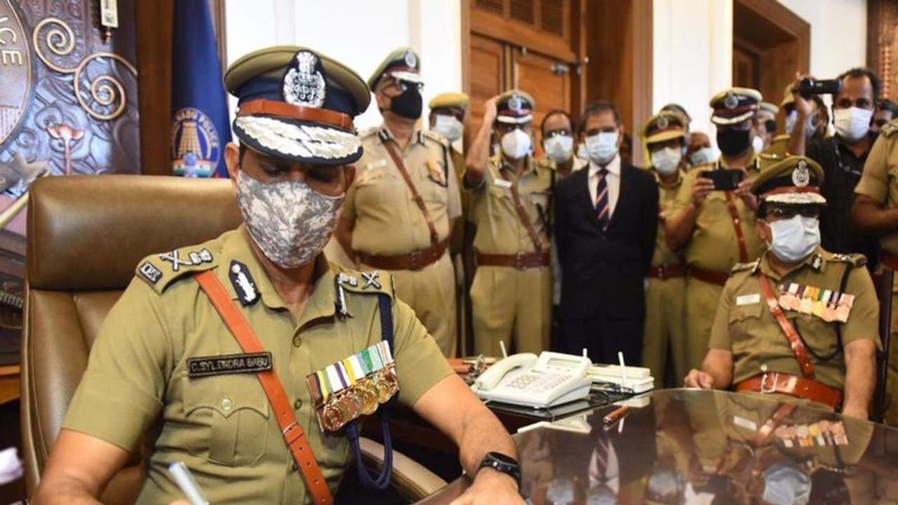 இங்க பாருங்க எவனாவது கஞ்சா குட்கா விற்பனை செய்தால் ஆப்பு தான்.. டிஜிபி சைலேந்திர பாபு எச்சரிக்கை.! இங்க பாருங்க எவனாவது கஞ்சா குட்கா விற்பனை செய்தால் ஆப்பு தான்.. டிஜிபி சைலேந்திர பாபு எச்சரிக்கை.!