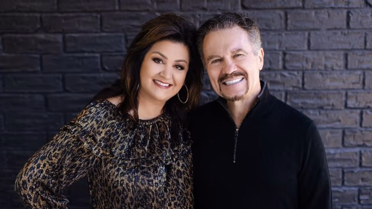 Marcus Lamb : കൊവിഡ് വാക്സിനെ എതിർത്ത ക്രിസ്ത്യൻ പ്രചാരകൻ കൊവിഡ് ബാധിച്ച് മരിച്ചു Marcus Lamb : കൊവിഡ് വാക്സിനെ എതിർത്ത ക്രിസ്ത്യൻ പ്രചാരകൻ കൊവിഡ് ബാധിച്ച് മരിച്ചു