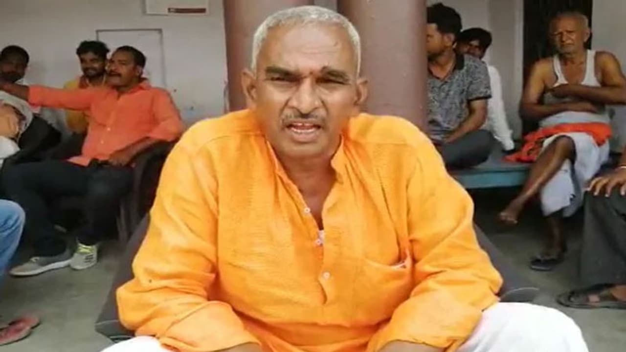 बीजेपी विधायक सुरेंद्र सिंह ने दी अखिलेश को चुनौती, मेरे खिलाफ लड़ें एक लाख वोट से हराऊंगा बीजेपी विधायक सुरेंद्र सिंह ने दी अखिलेश को चुनौती, मेरे खिलाफ लड़ें एक लाख वोट से हराऊंगा