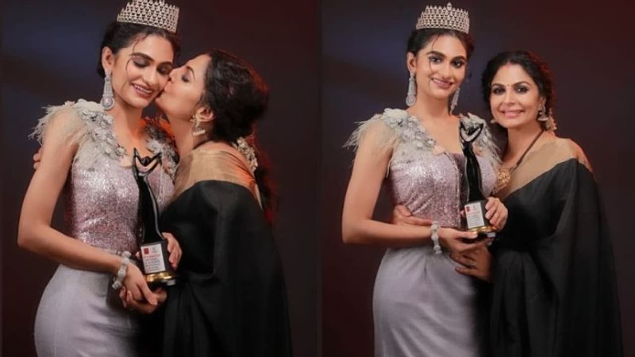 Asha Sharath: സൗന്ദര്യ മത്സരത്തിൽ കിരീടം ചൂടി മകൾ; സന്തോഷ നിമിഷമെന്ന് ആശ ശരത്ത് Asha Sharath: സൗന്ദര്യ മത്സരത്തിൽ കിരീടം ചൂടി മകൾ; സന്തോഷ നിമിഷമെന്ന് ആശ ശരത്ത്