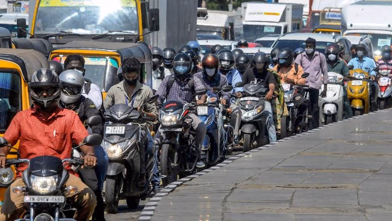 പെട്രോൾ ടൂവീലറുകൾക്ക് നിരോധനം, ഈ ഓട്ടോകളും കട്ടപ്പുറത്താകും! ഞെട്ടിച്ച് പുതിയ പോളിസിയുമായി ദില്ലി സർക്കാർ
