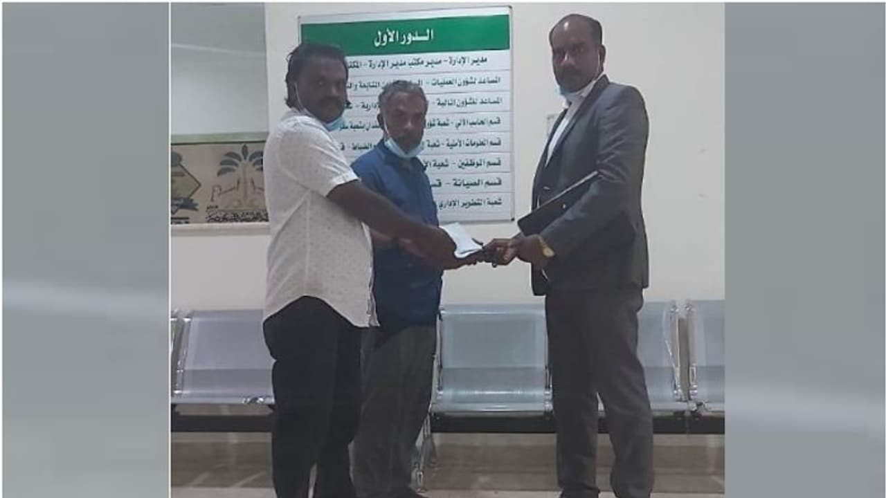 Gulf News : ജോലി നഷ്ടമായി, രോഗം ബാധിച്ചു ദുരിതത്തിലായ മലയാളിയ്ക്ക് സാമൂഹിക പ്രവര്‍ത്തകര്‍ തുണയായി