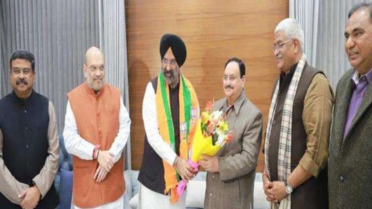 Punjab Elections 2022: मनजिंदर सिरसा भाजपा में शामिल, Amit Shah के सामने थामा बीजेपी का दामन Punjab Elections 2022: मनजिंदर सिरसा भाजपा में शामिल, Amit Shah के सामने थामा बीजेपी का दामन
